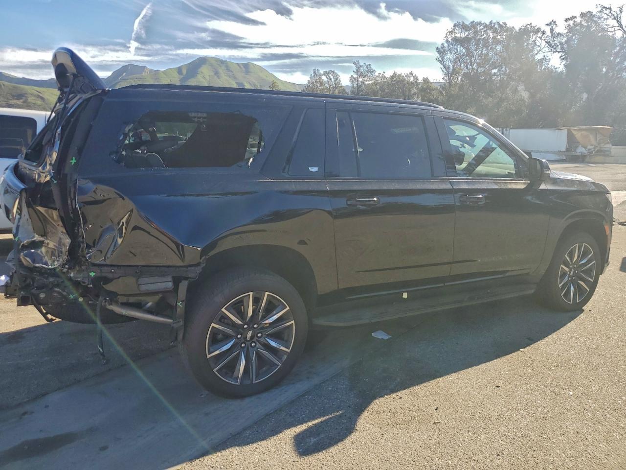 2023 CADILLAC ESCALADE ESV SPORT photo 3