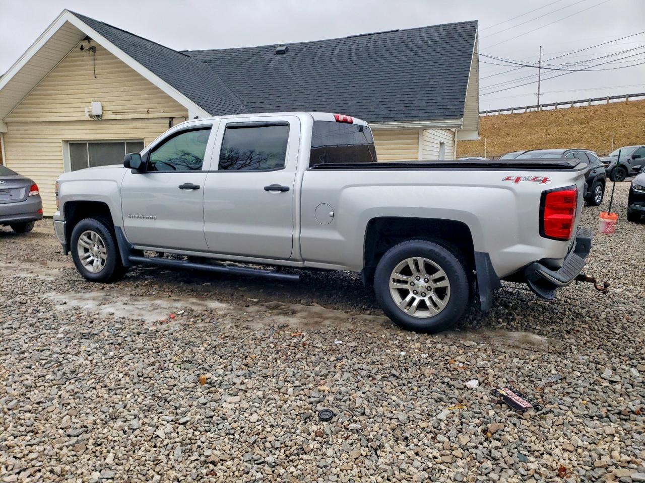 2014 CHEVROLET SILVERADO K1500 LT photo 2