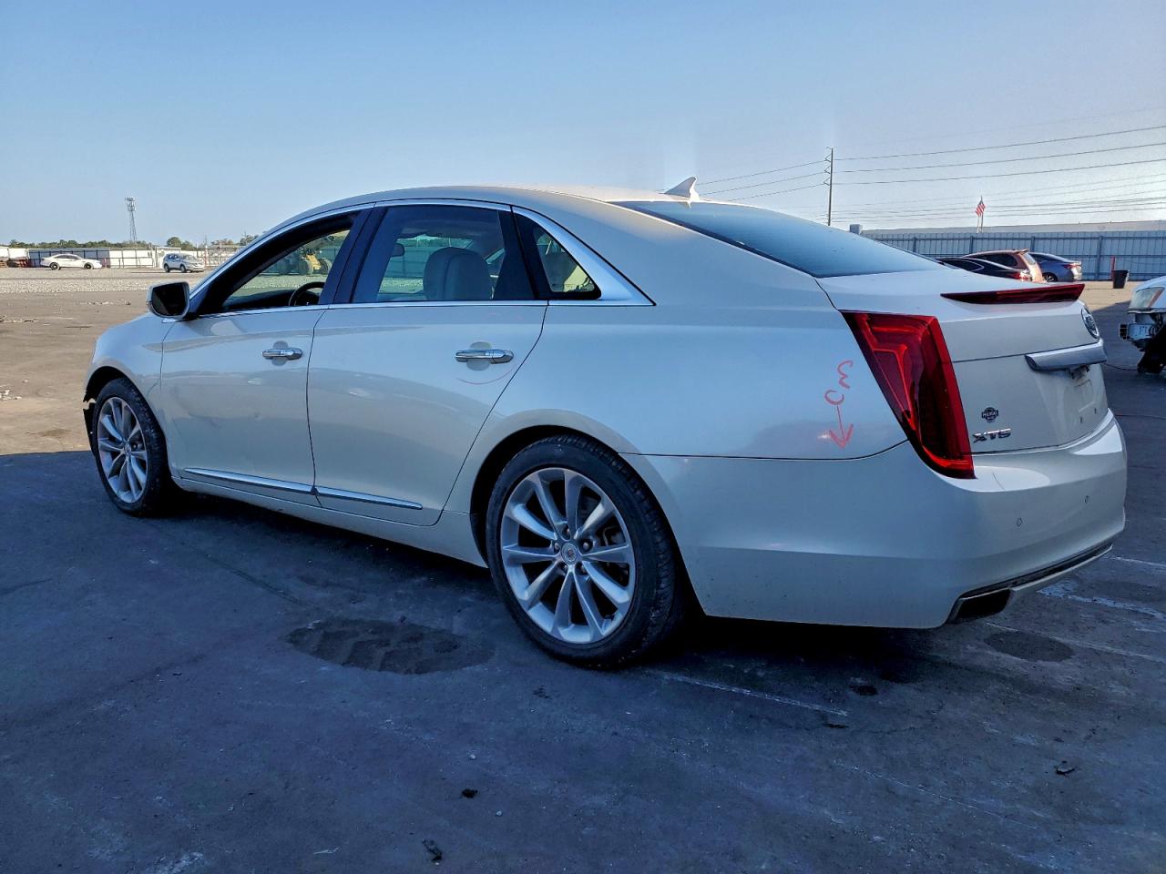 2013 CADILLAC XTS LUXURY COLLECTION photo 2