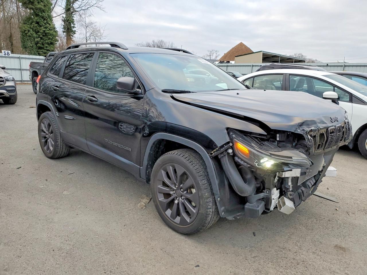 2021 JEEP CHEROKEE LATITUDE LUX photo 4