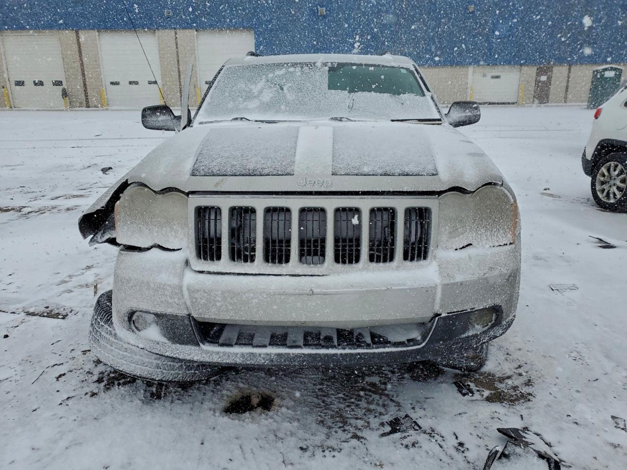 2010 JEEP GRAND CHEROKEE LAREDO photo 5