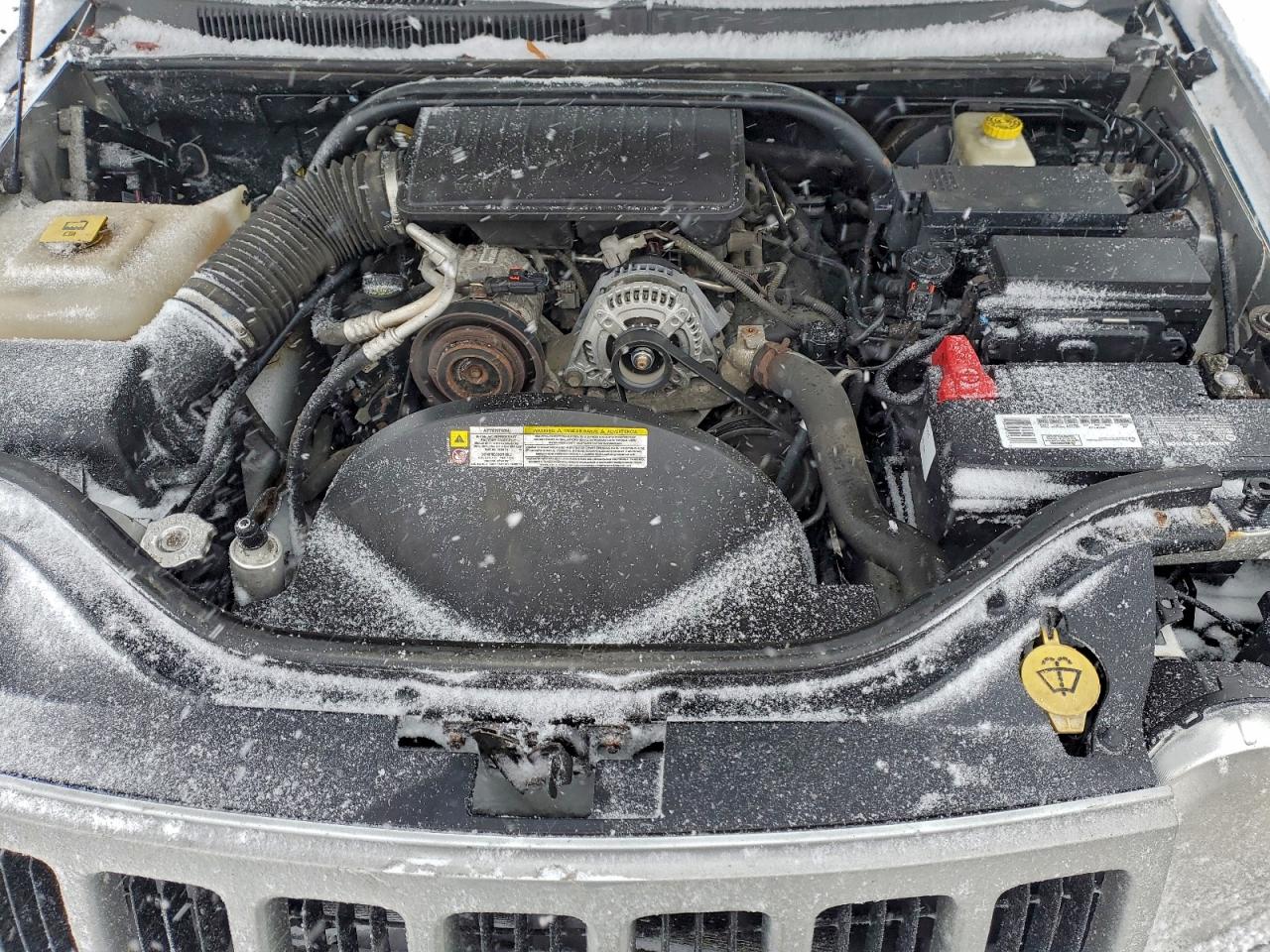 2010 JEEP GRAND CHEROKEE LAREDO photo 12