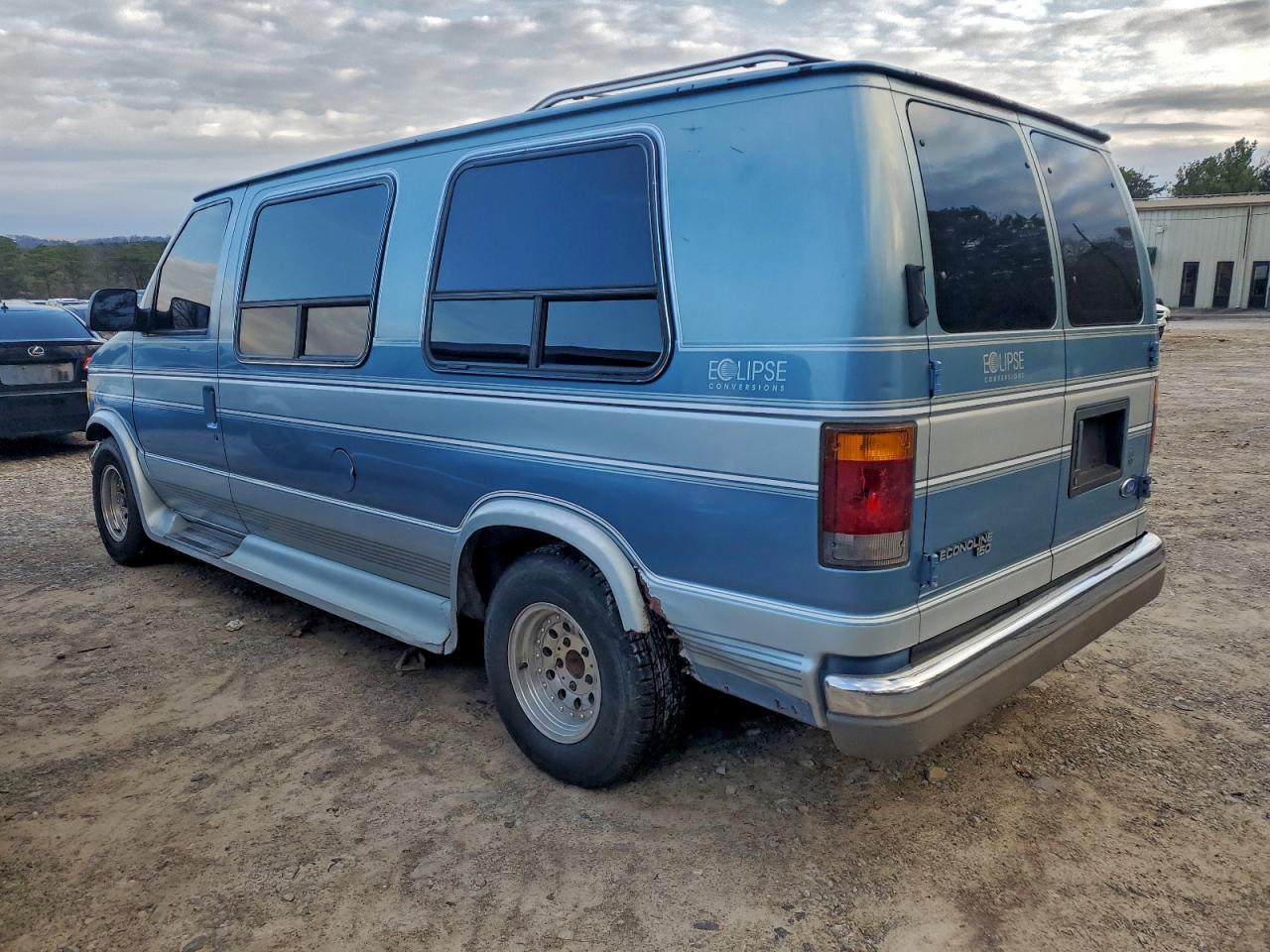 1994 FORD ECONOLINE E150 VAN photo 2