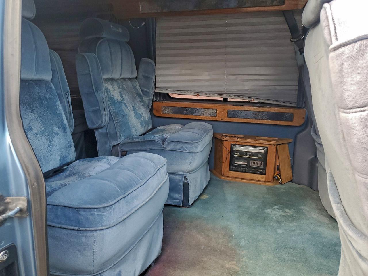 1994 FORD ECONOLINE E150 VAN photo 11