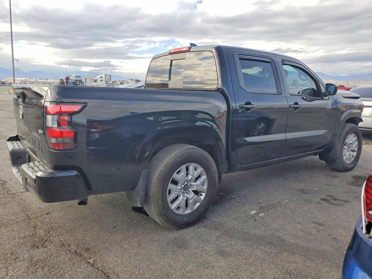 2024 NISSAN FRONTIER photo 5