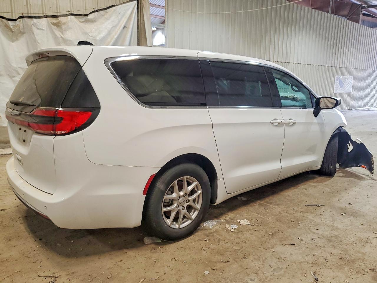 2025 CHRYSLER PACIFICA SELECT photo 3