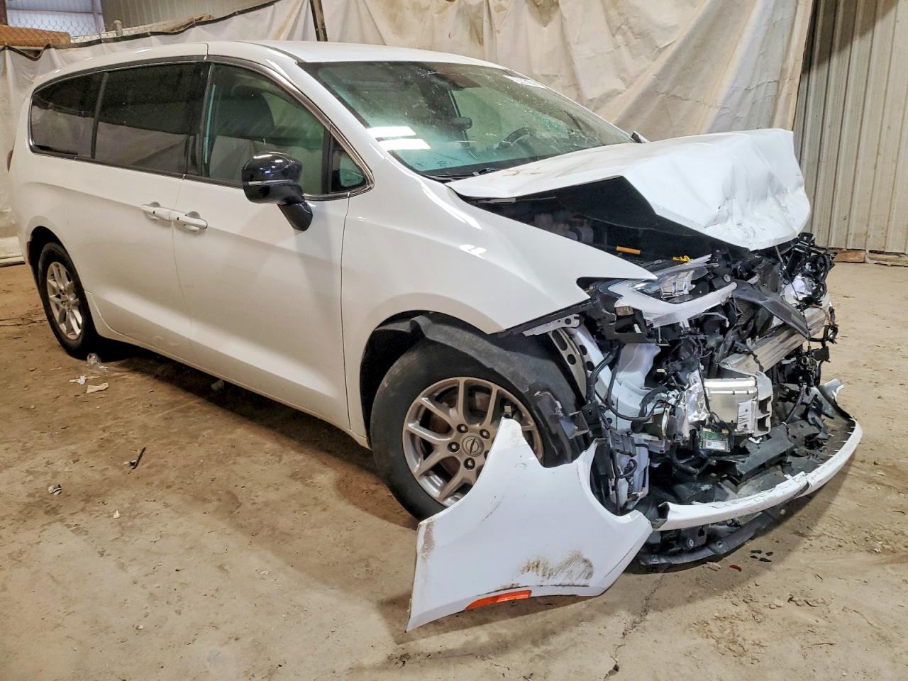 2025 CHRYSLER PACIFICA SELECT photo 4