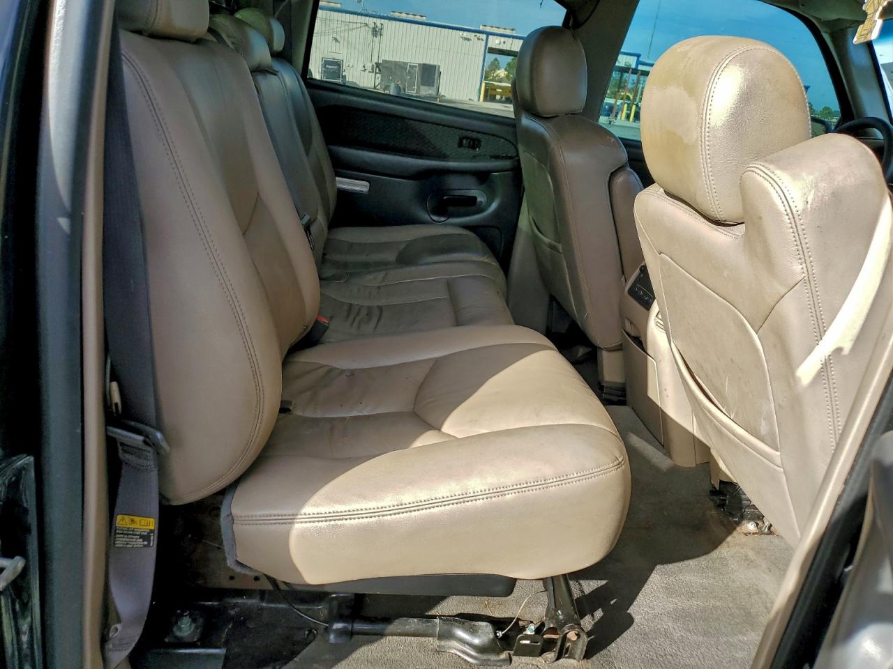 2004 CHEVROLET AVALANCHE C1500 photo 10