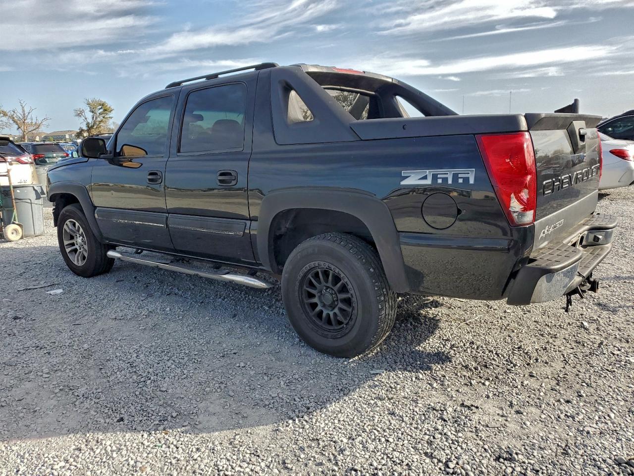 2004 CHEVROLET AVALANCHE C1500 photo 2