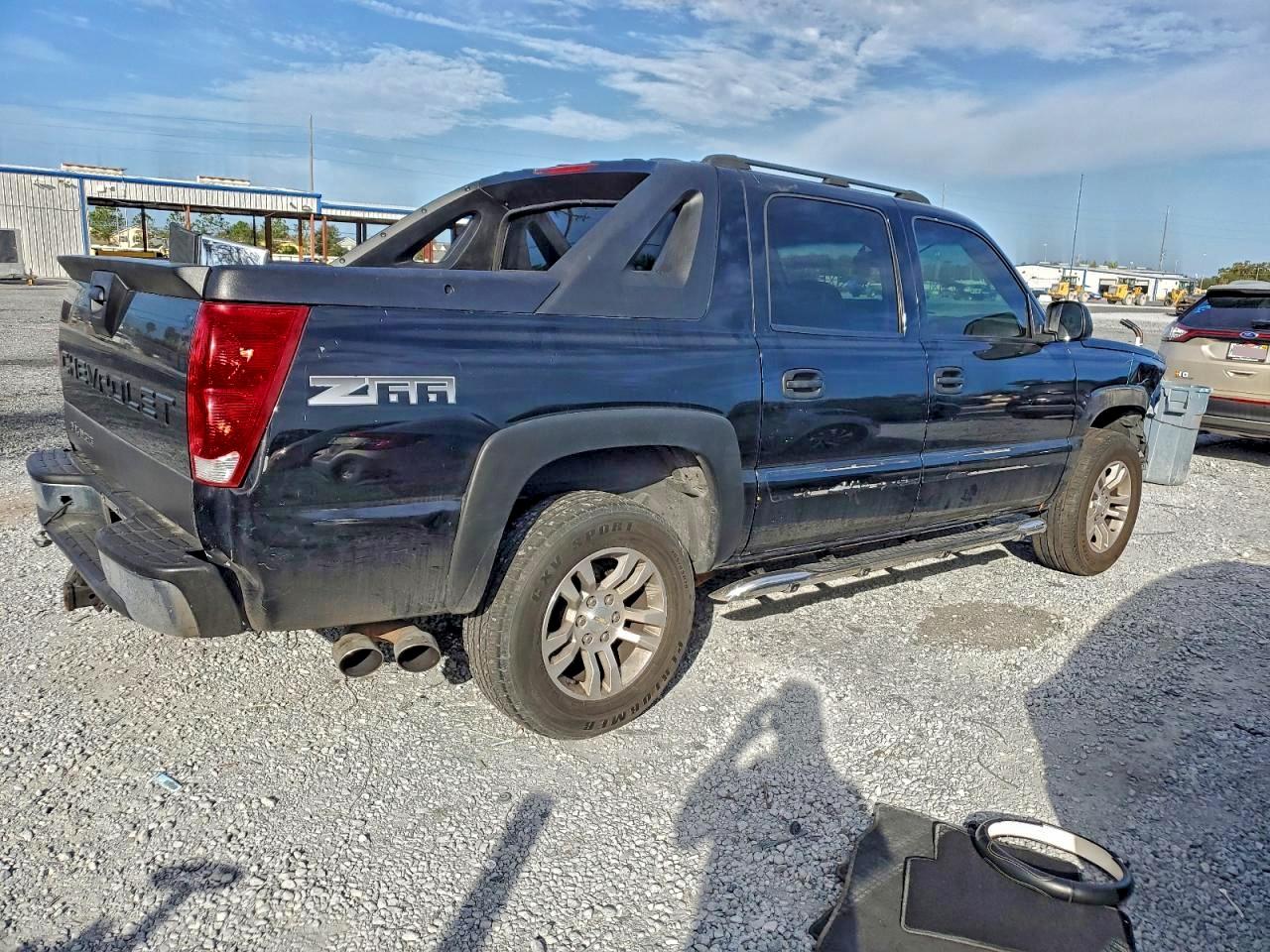 2004 CHEVROLET AVALANCHE C1500 photo 3