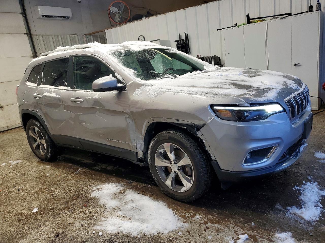 2019 JEEP CHEROKEE LIMITED photo 4