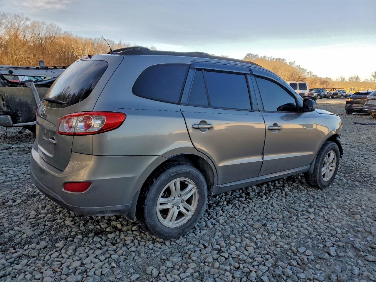 2011 HYUNDAI SANTA FE GLS photo 3