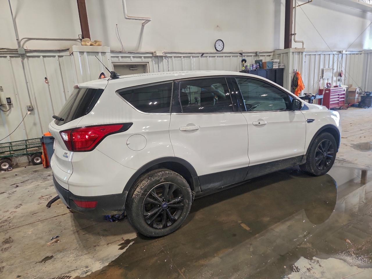2019 FORD ESCAPE SE photo 3