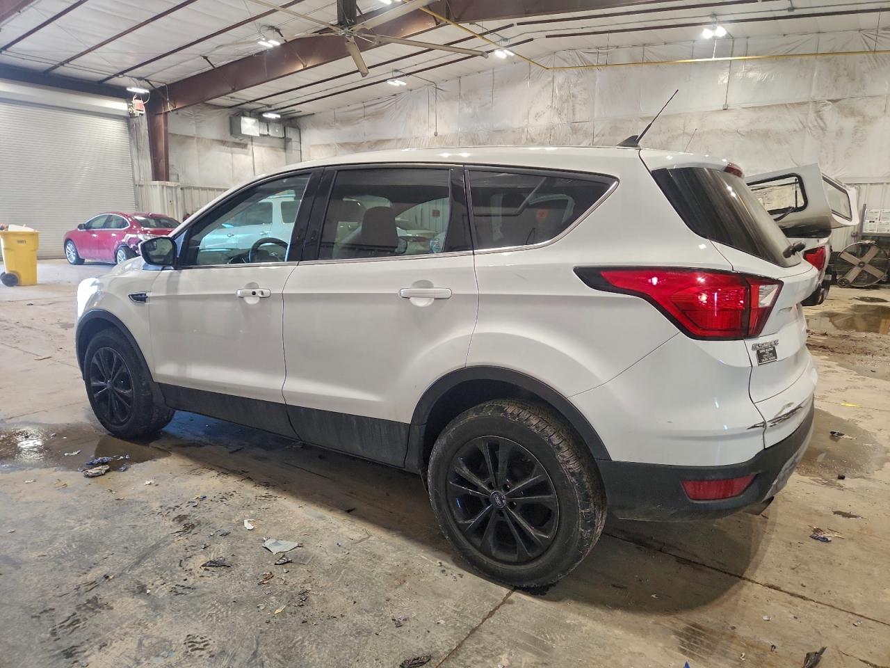 2019 FORD ESCAPE SE photo 2