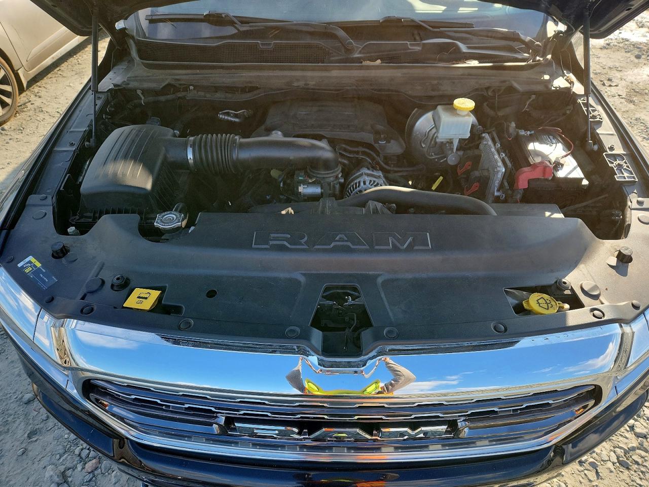 2019 RAM 1500 LIMITED photo 11