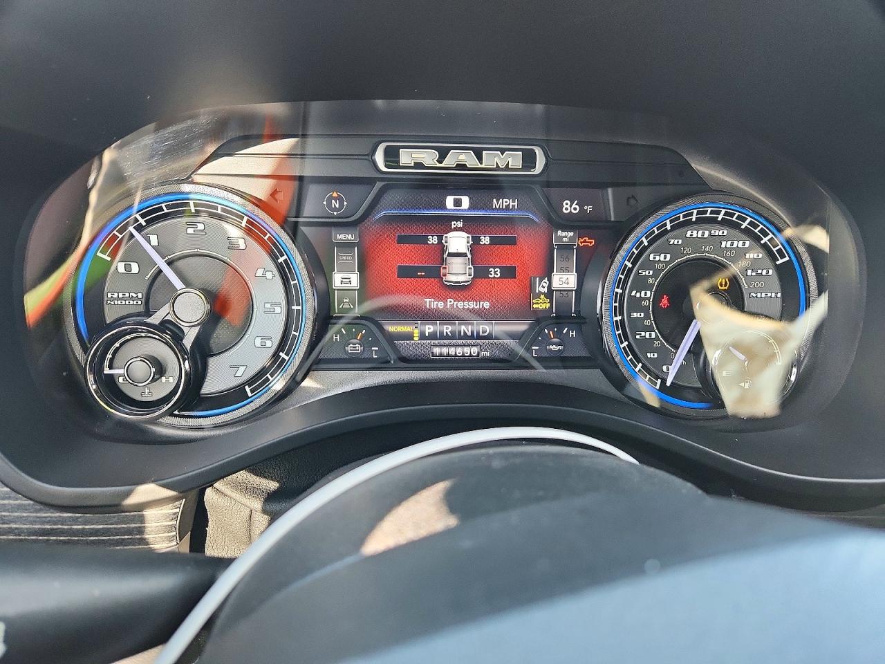 2019 RAM 1500 LIMITED photo 9
