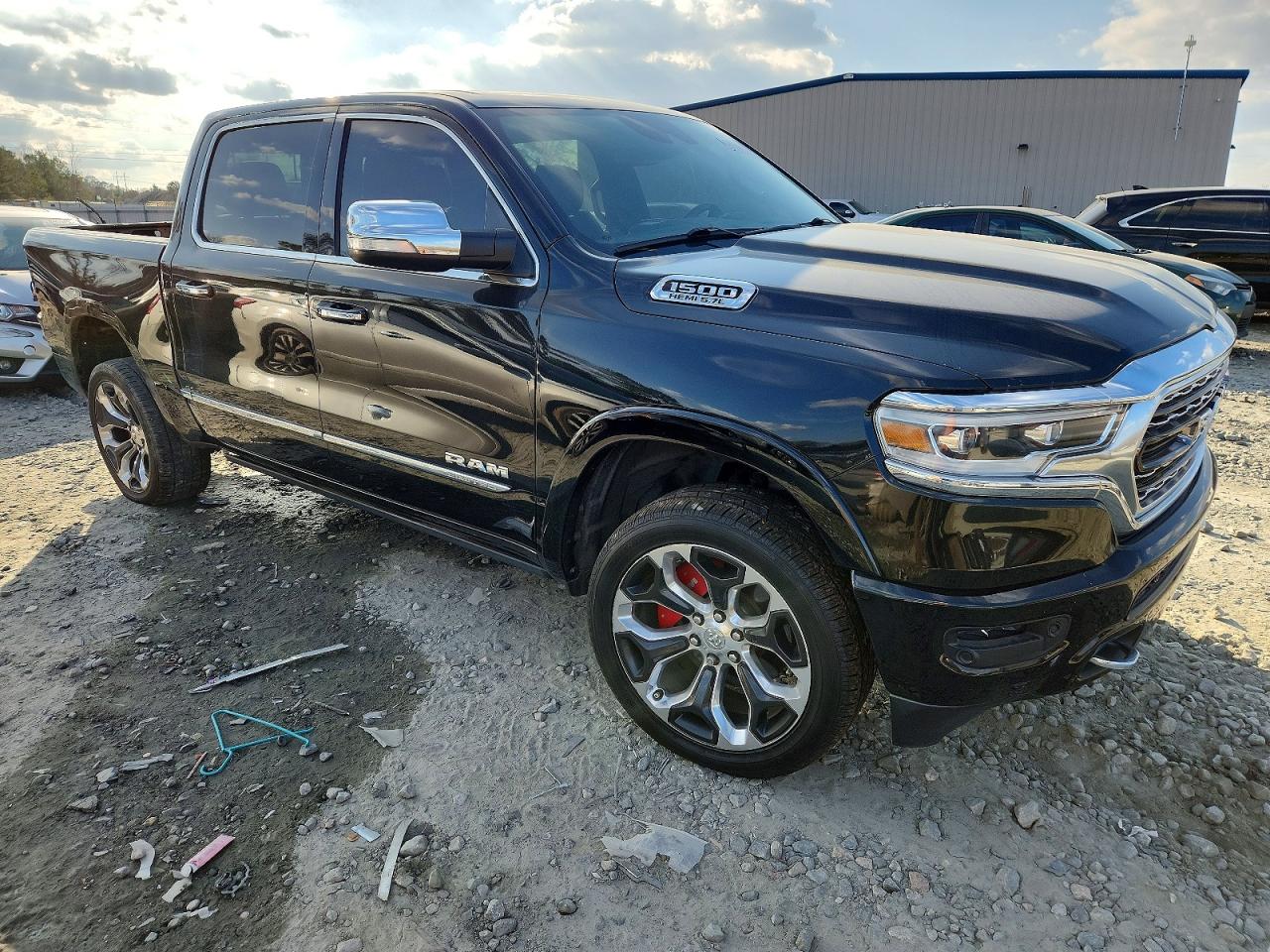 2019 RAM 1500 LIMITED photo 4