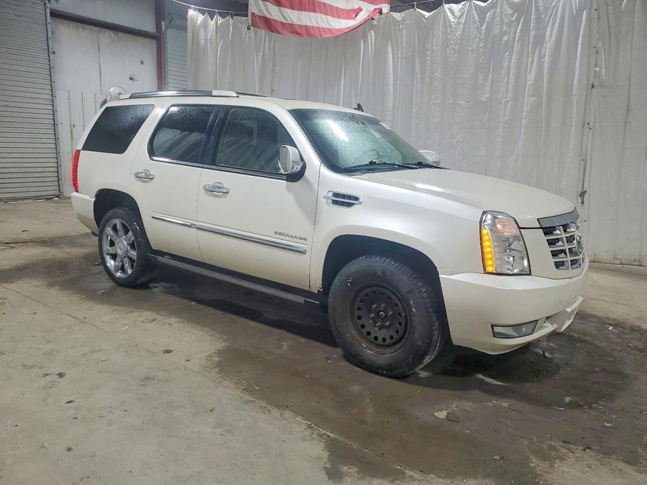 2011 CADILLAC ESCALADE PREMIUM photo 4