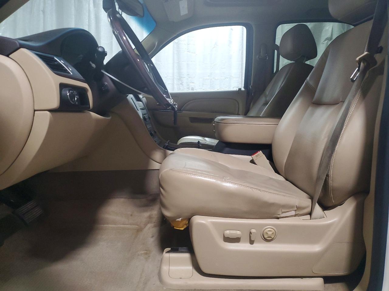 2011 CADILLAC ESCALADE PREMIUM photo 7
