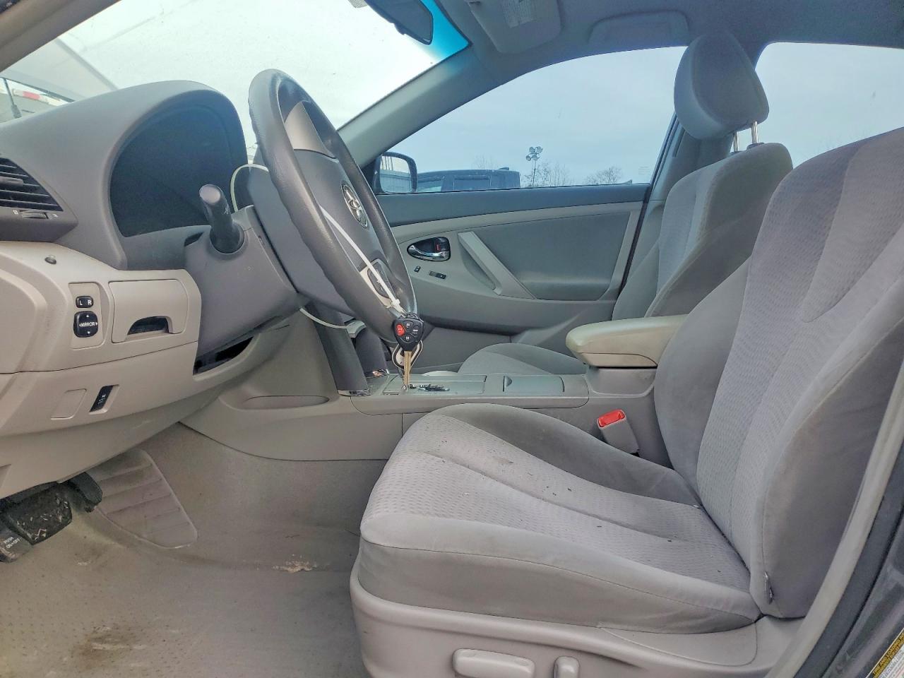2011 TOYOTA CAMRY BASE photo 7