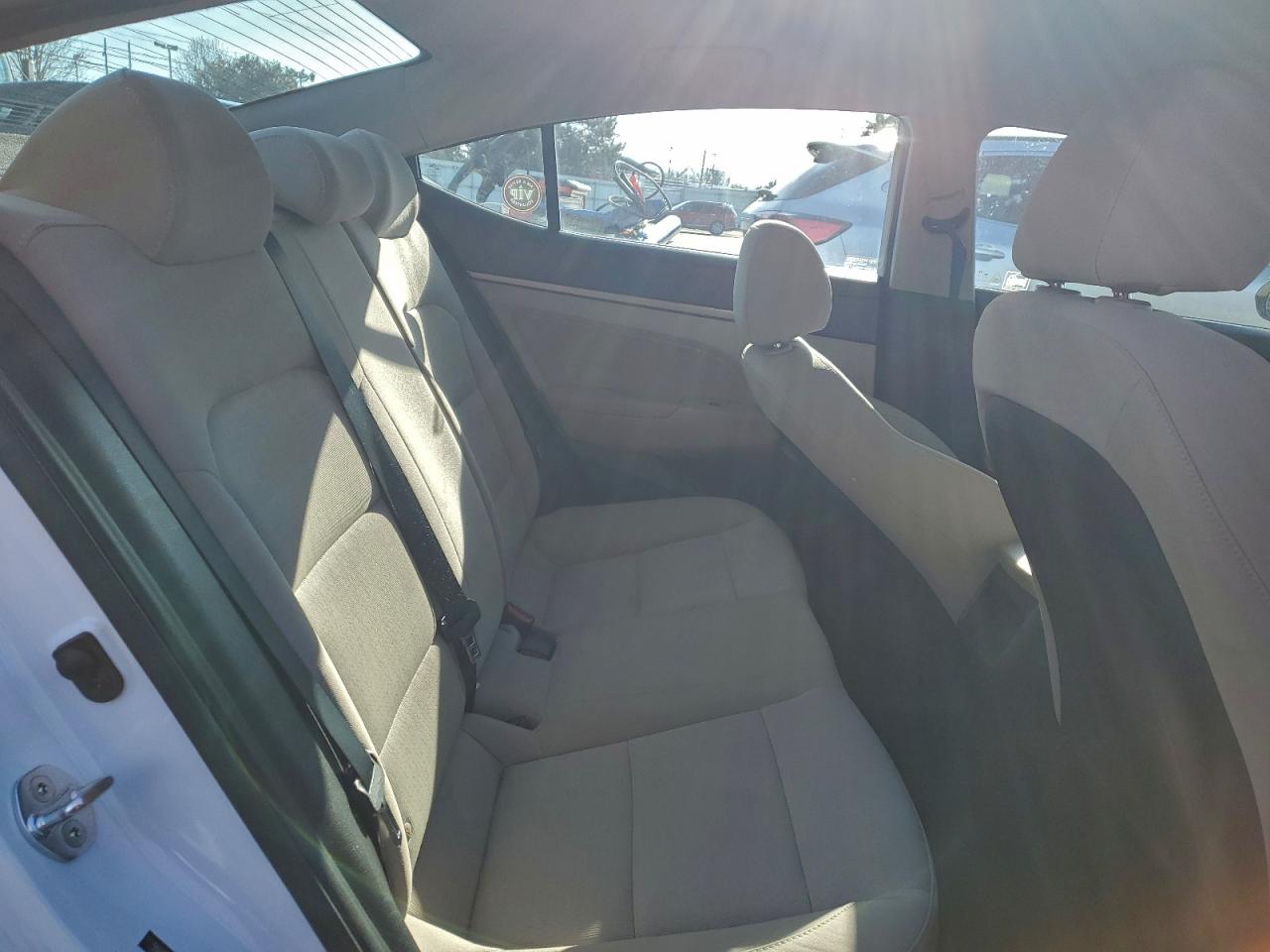 2018 HYUNDAI ELANTRA SEL photo 10