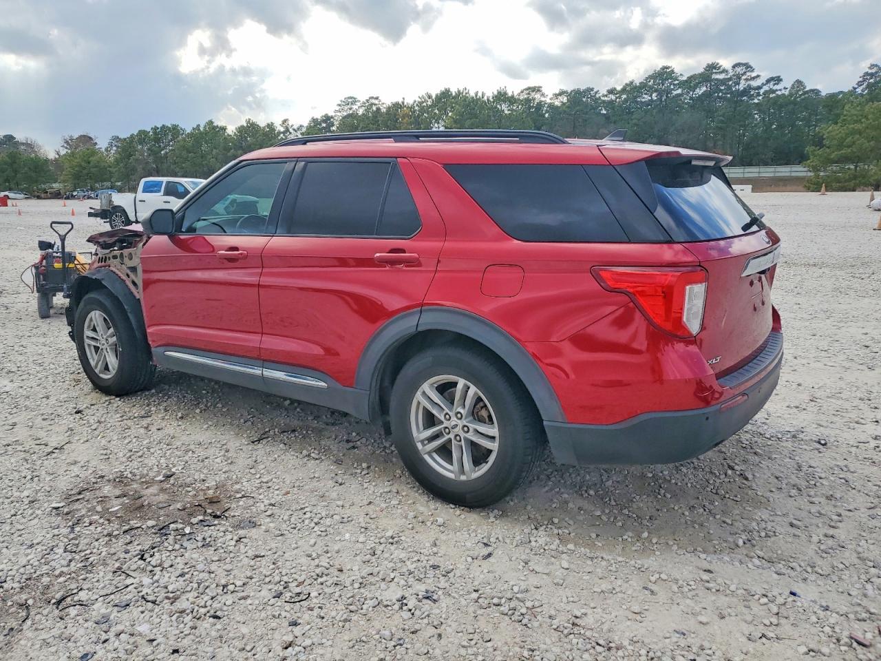 2021 FORD EXPLORER XLT photo 2