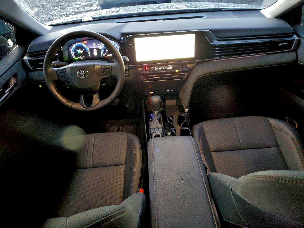 2025 TOYOTA CAMRY XSE photo 8