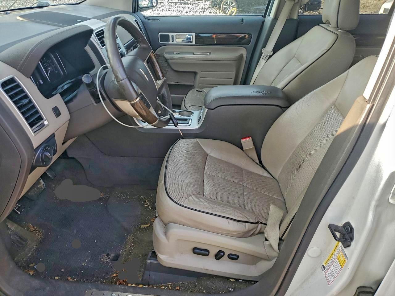2009 LINCOLN TOWNHOUSE MKX photo 7