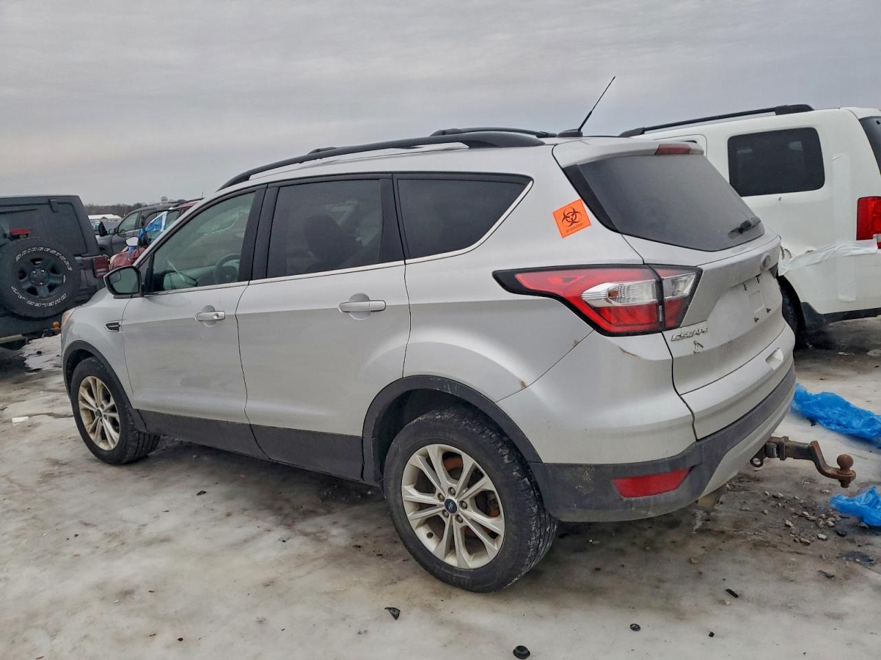 2018 FORD ESCAPE SE photo 2