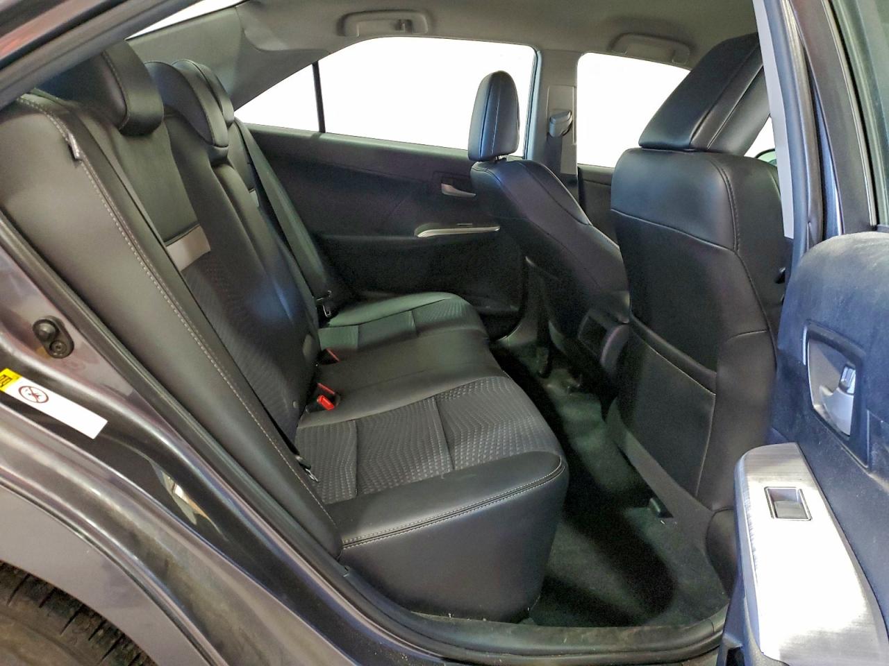 2014 TOYOTA CAMRY L photo 10