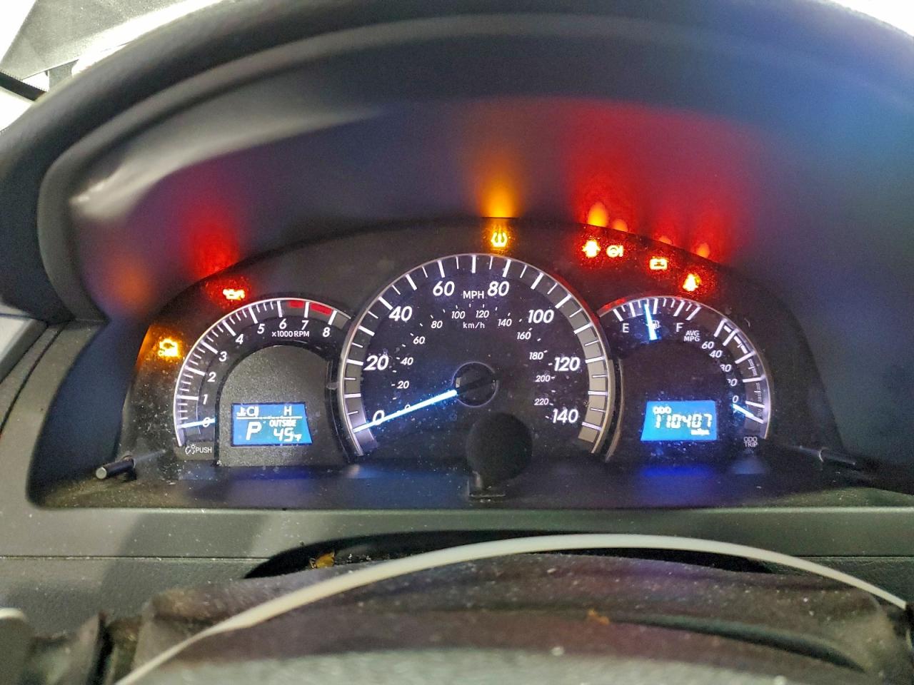 2014 TOYOTA CAMRY L photo 9