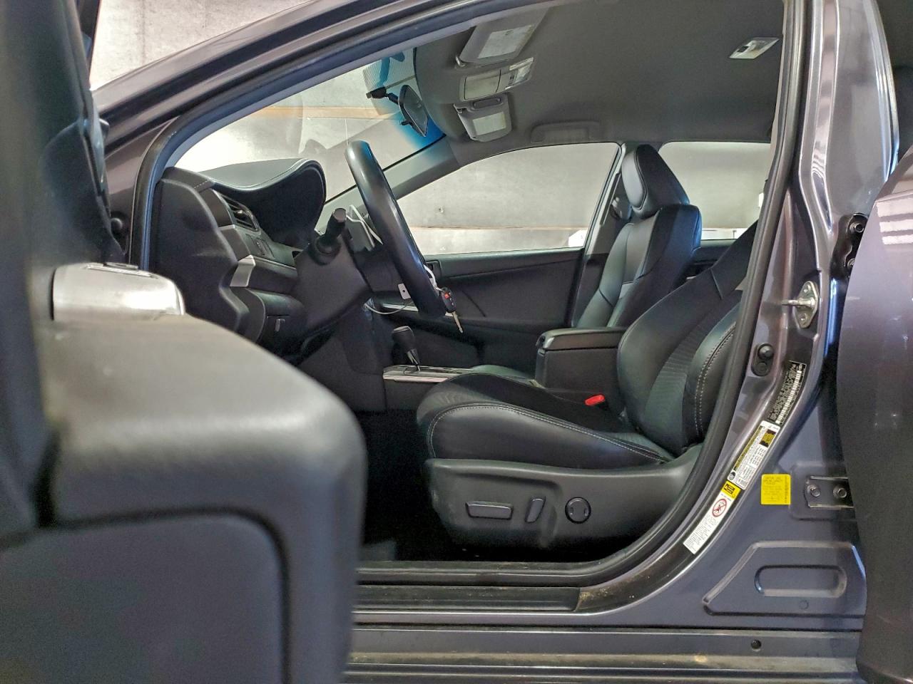 2014 TOYOTA CAMRY L photo 7