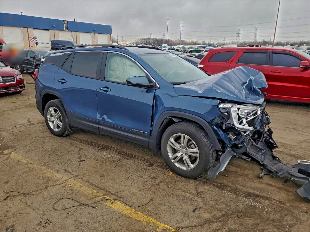 2024 GMC TERRAIN SLE photo 4