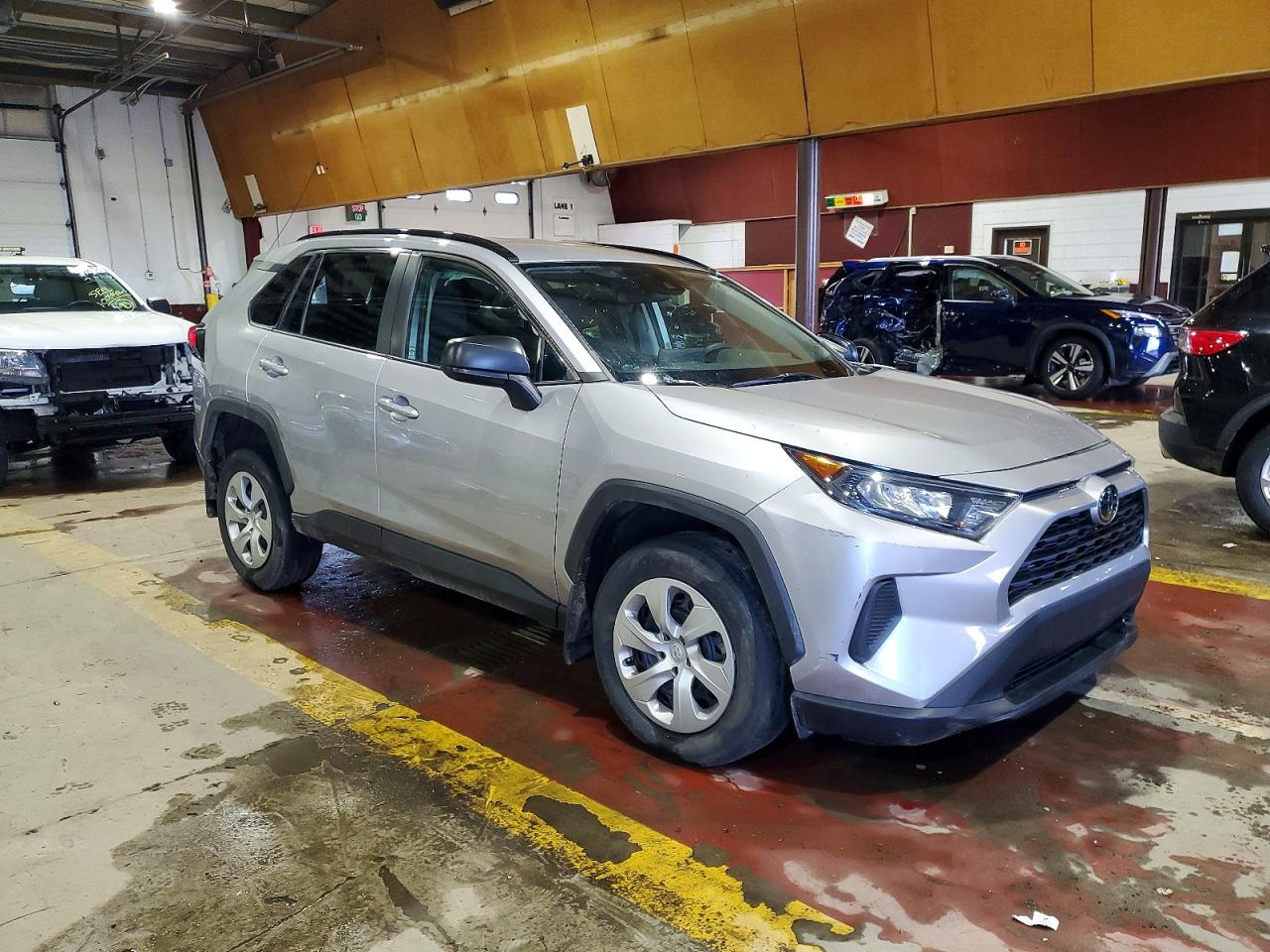 2021 TOYOTA RAV4 LE photo 4