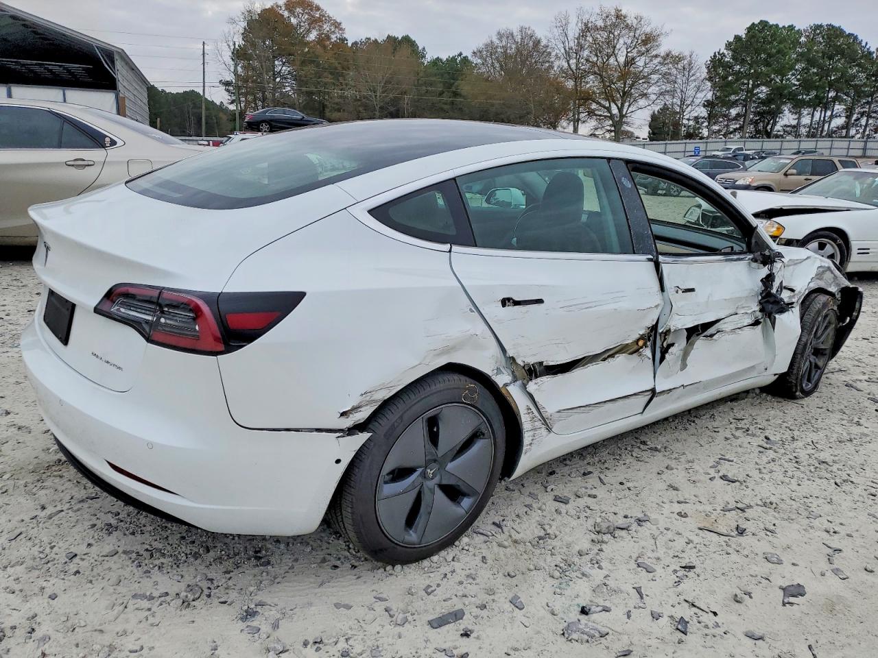 2019 TESLA MODEL 3 photo 3