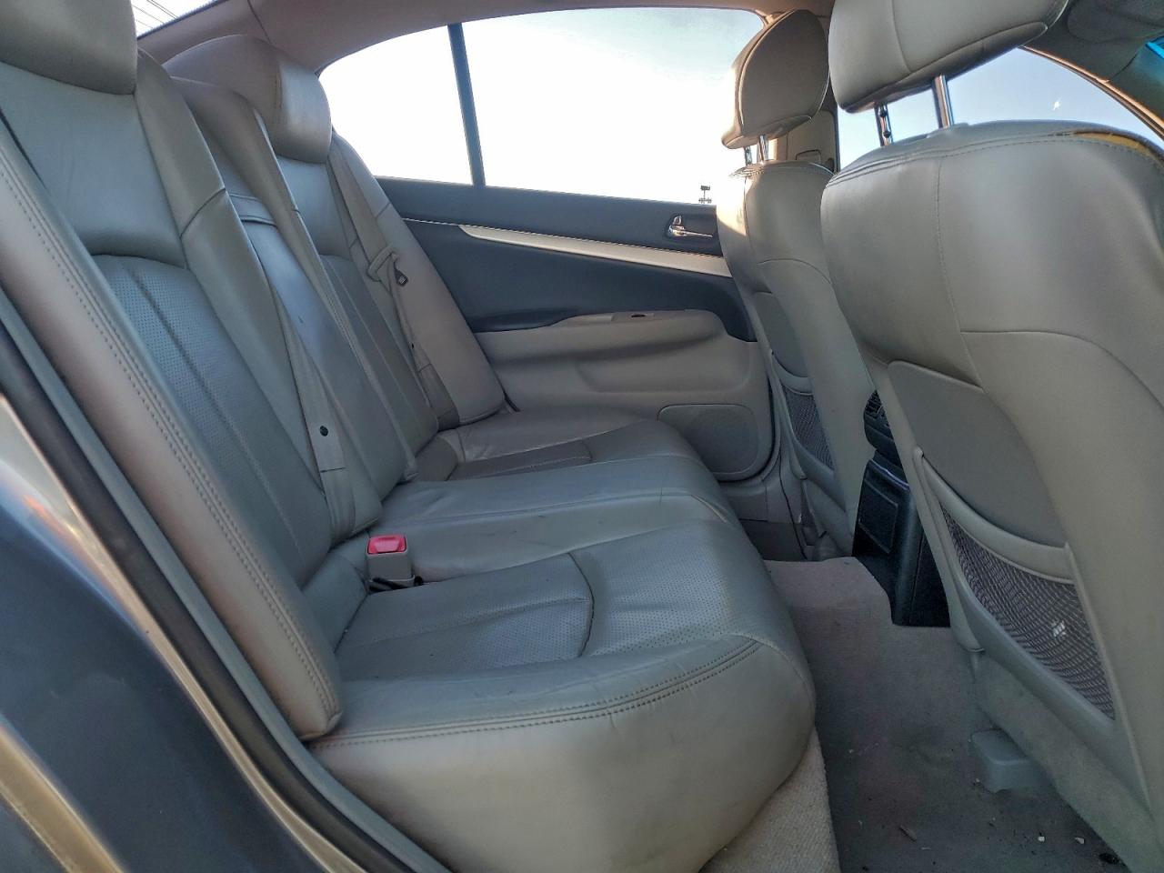2009 INFINITI G37 photo 10