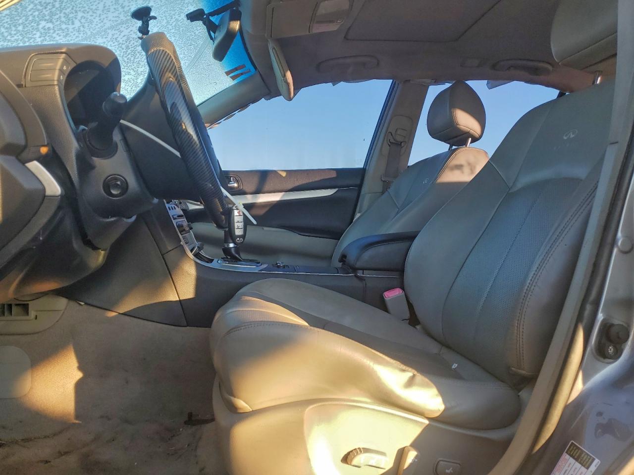 2009 INFINITI G37 photo 7