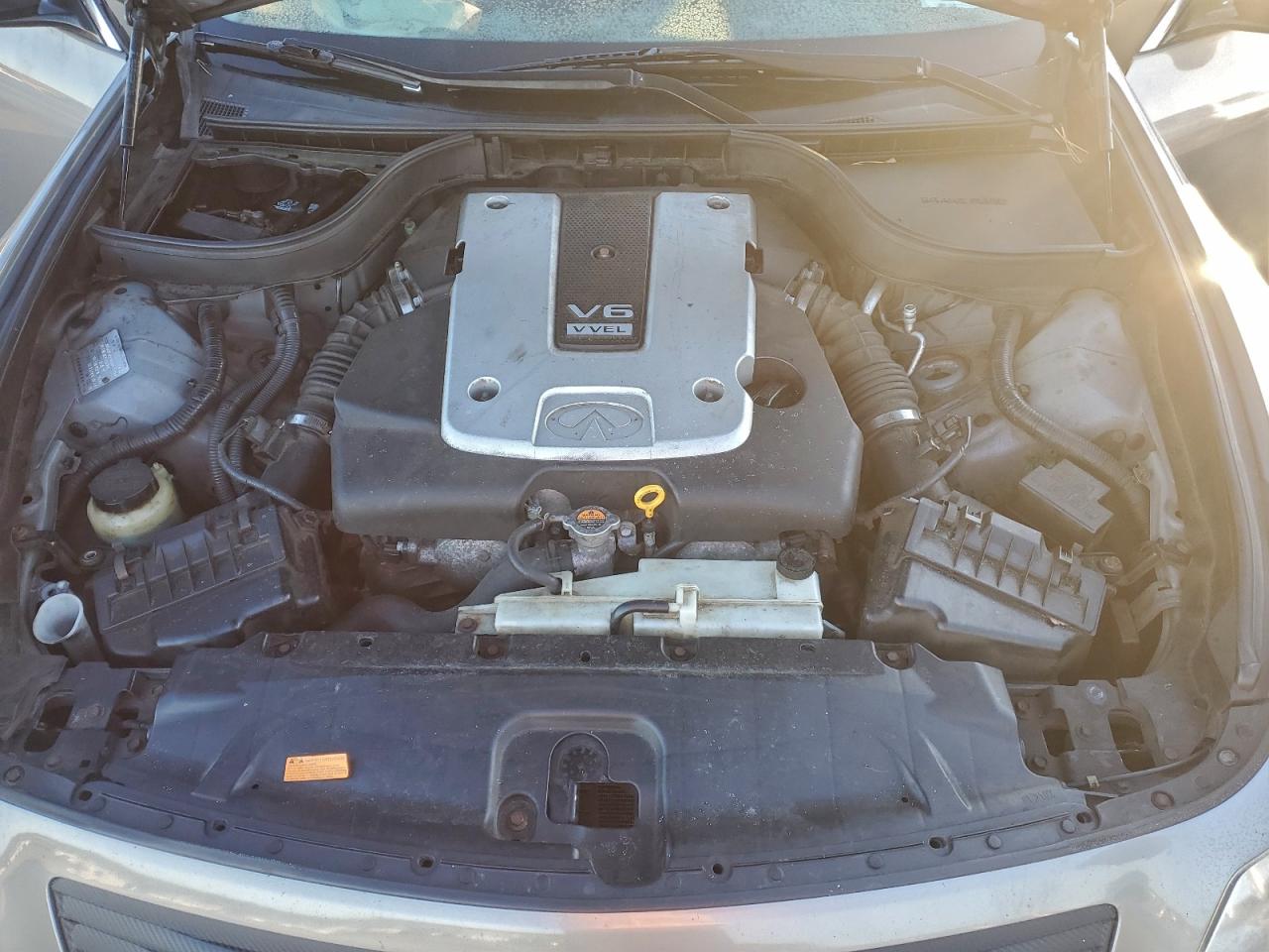 2009 INFINITI G37 photo 11