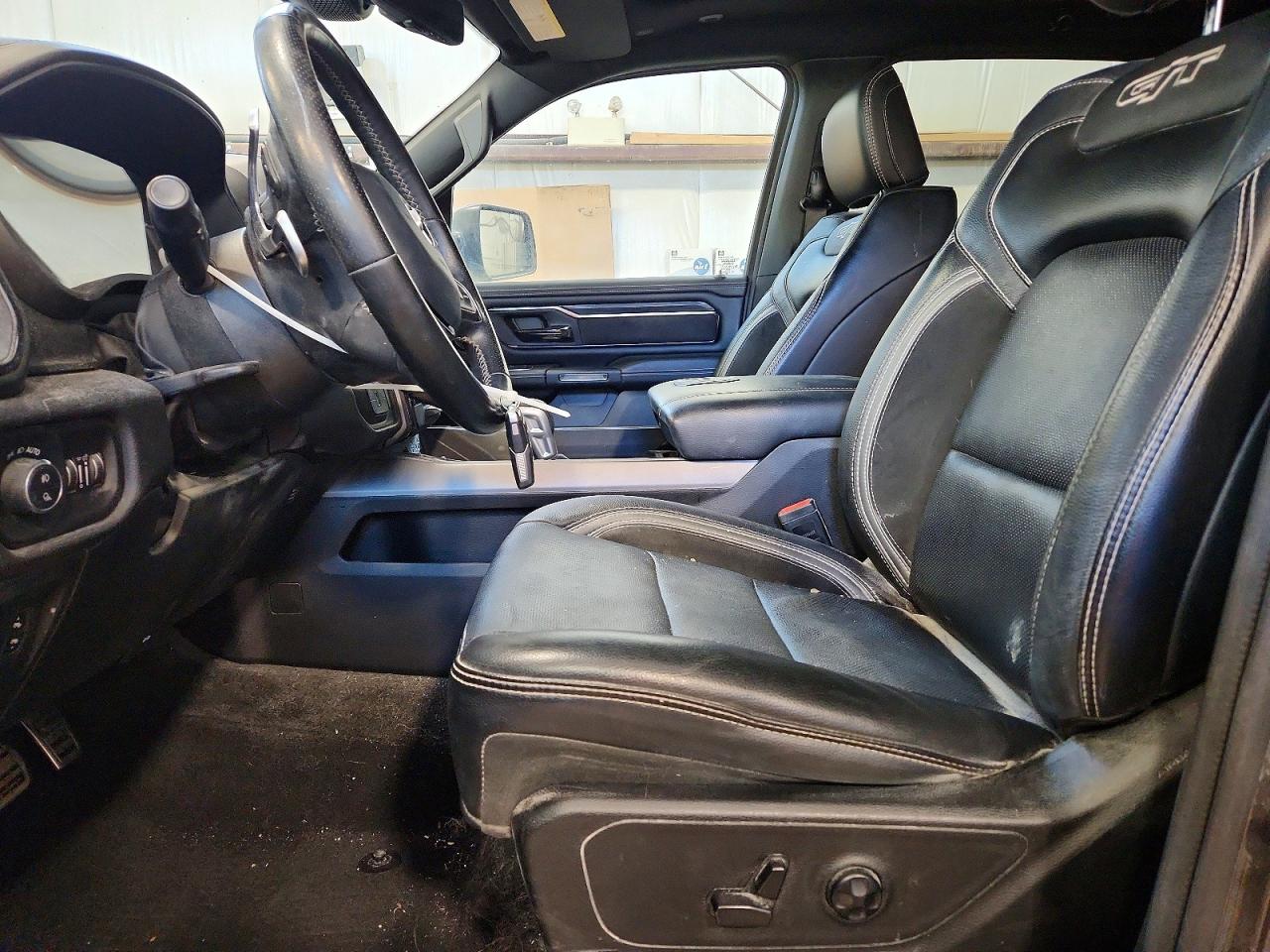 2023 RAM 1500 SPORT photo 7