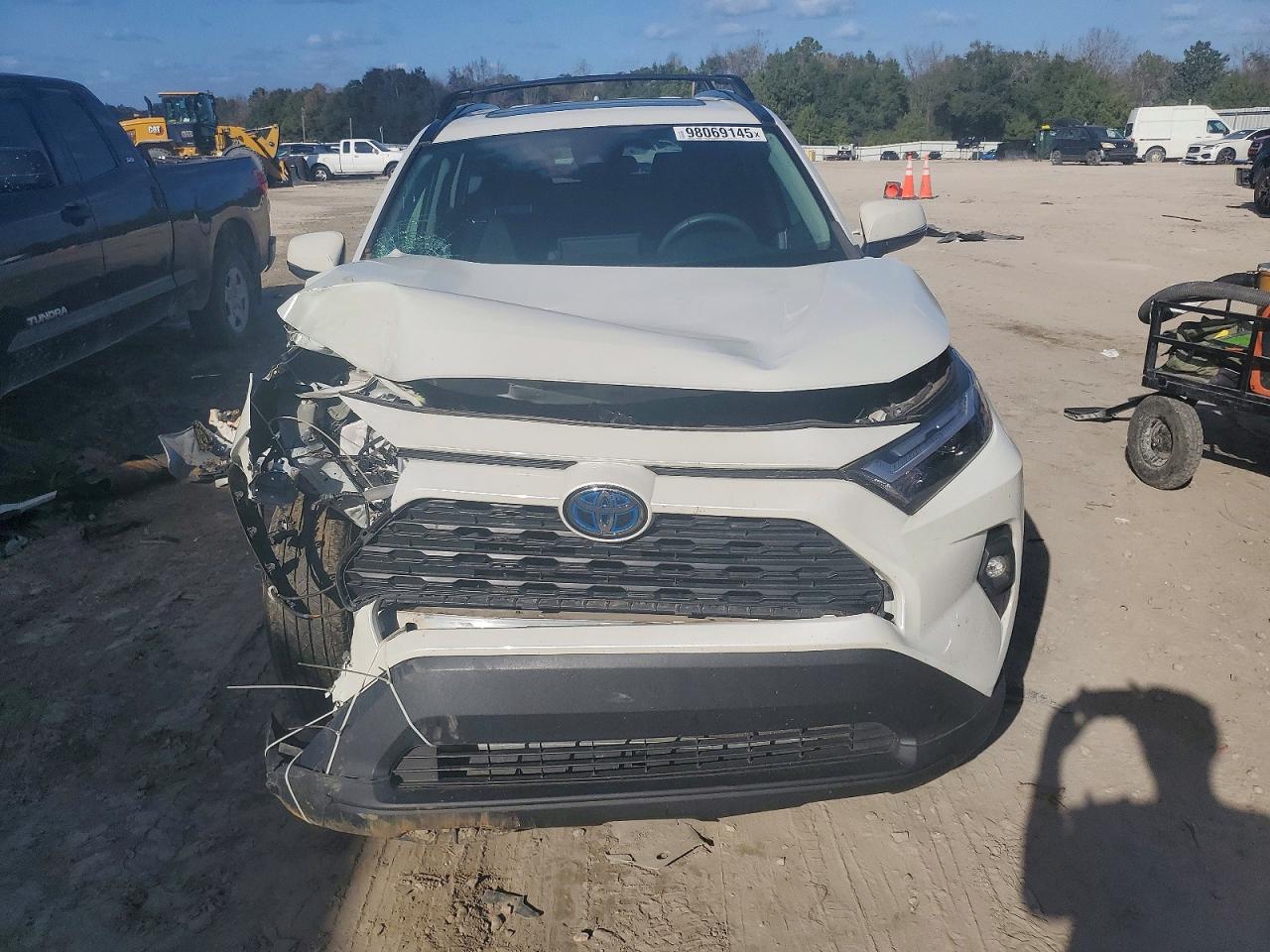 2022 TOYOTA RAV4 XLE PREMIUM photo 5