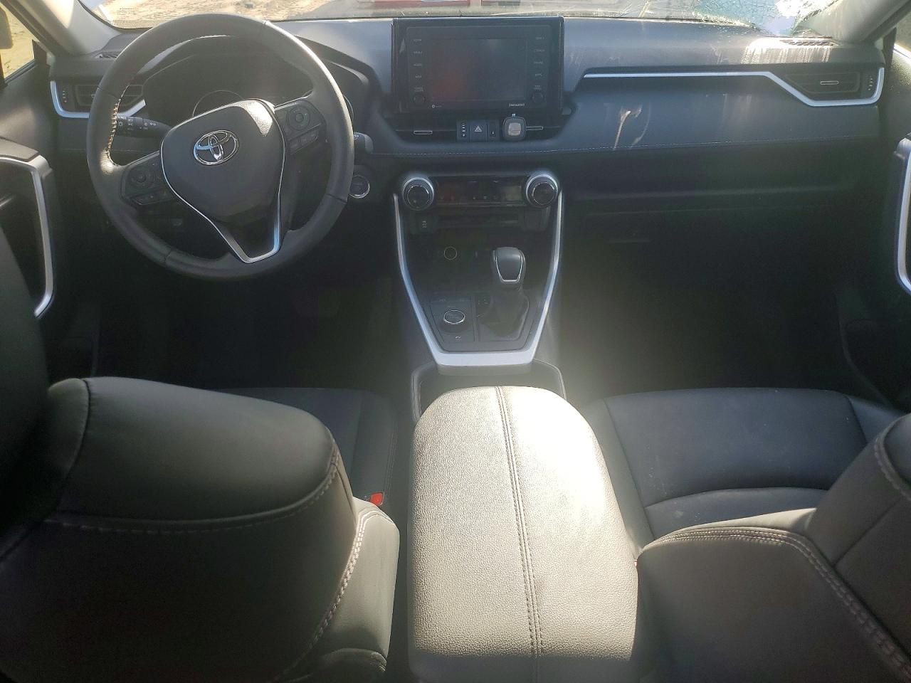2022 TOYOTA RAV4 XLE PREMIUM photo 8