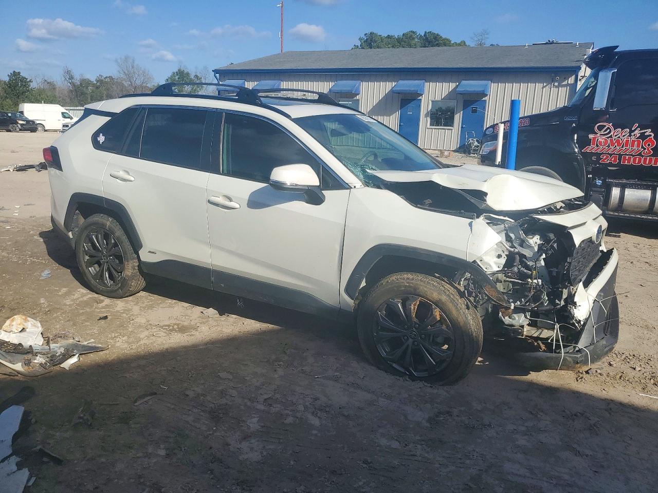 2022 TOYOTA RAV4 XLE PREMIUM photo 4
