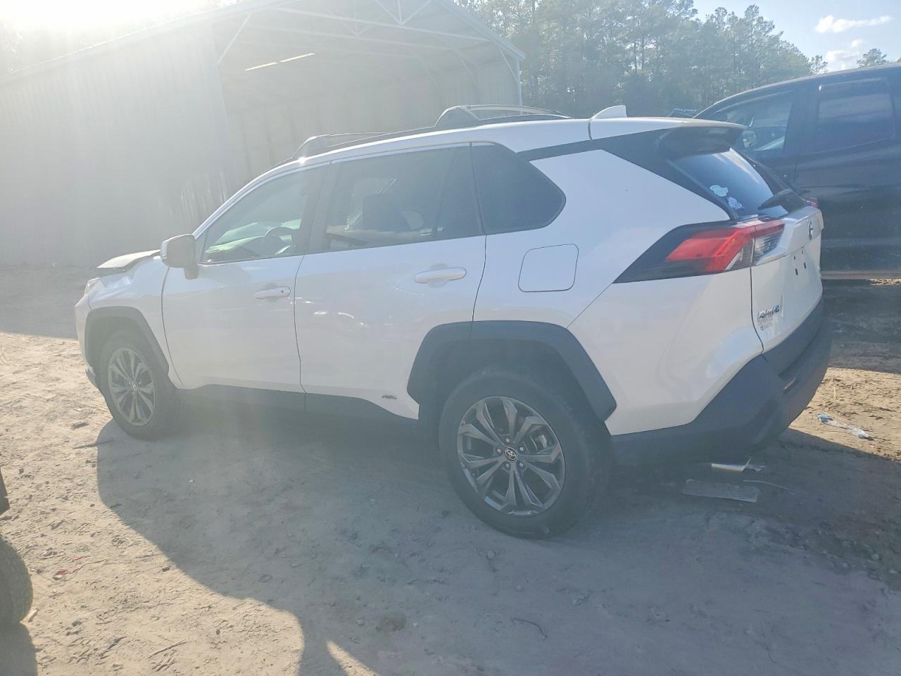 2022 TOYOTA RAV4 XLE PREMIUM photo 2