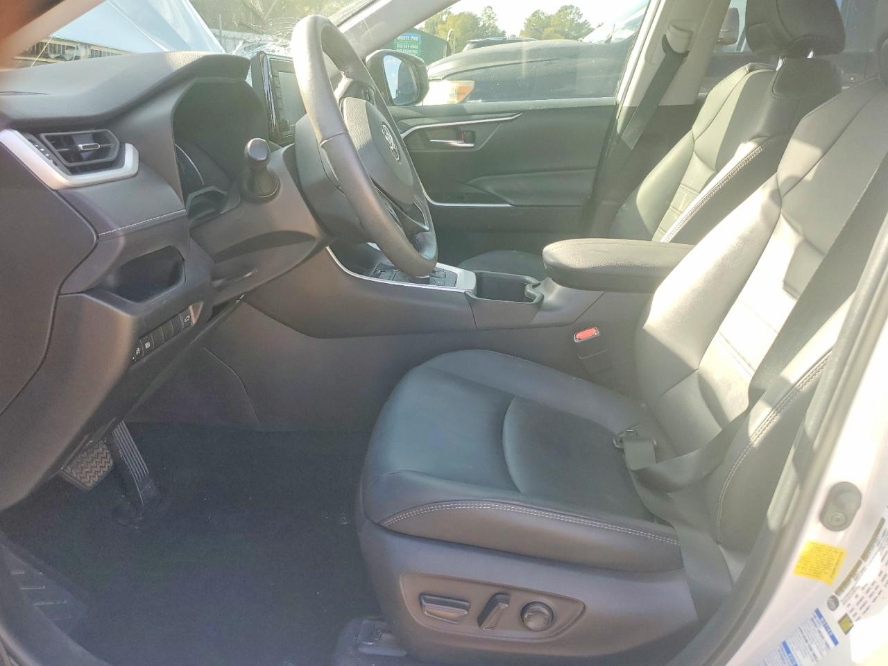 2022 TOYOTA RAV4 XLE PREMIUM photo 7