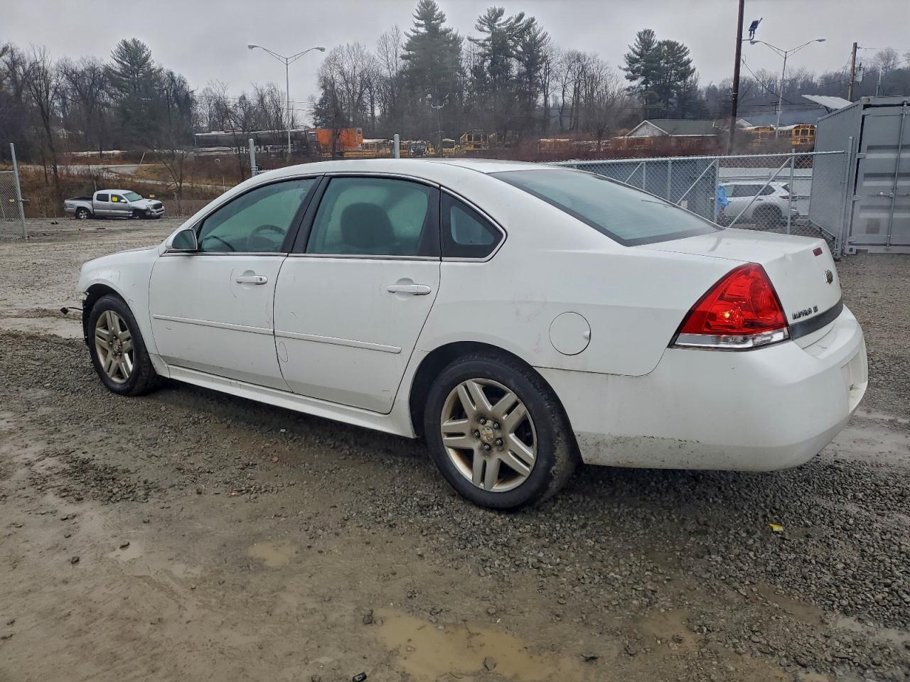 2011 CHEVROLET IMPALA LT photo 2