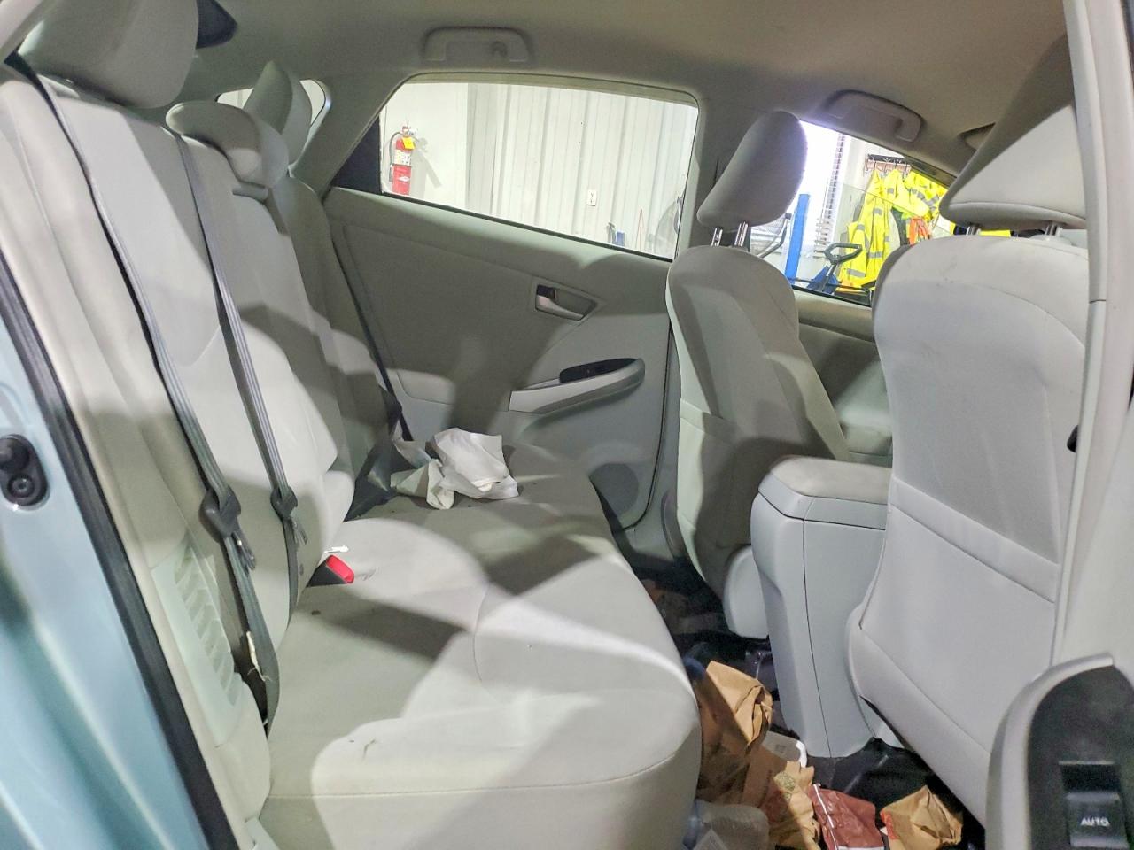 2013 TOYOTA PRIUS photo 10