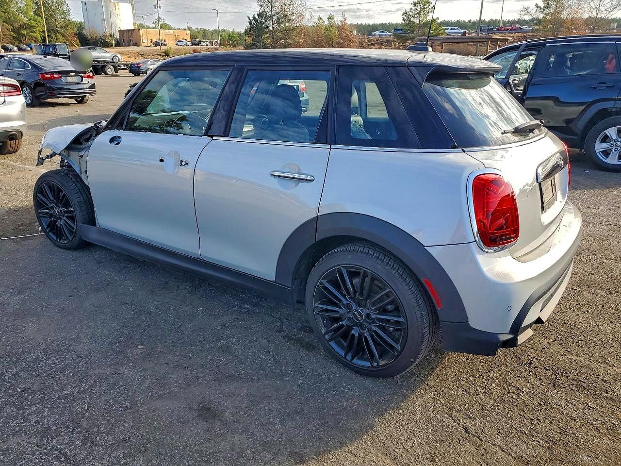 2022 MINI COOPER photo 2