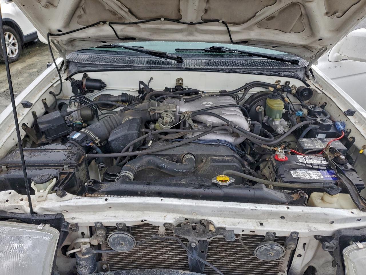 1996 TOYOTA 4RUNNER SR5 photo 12