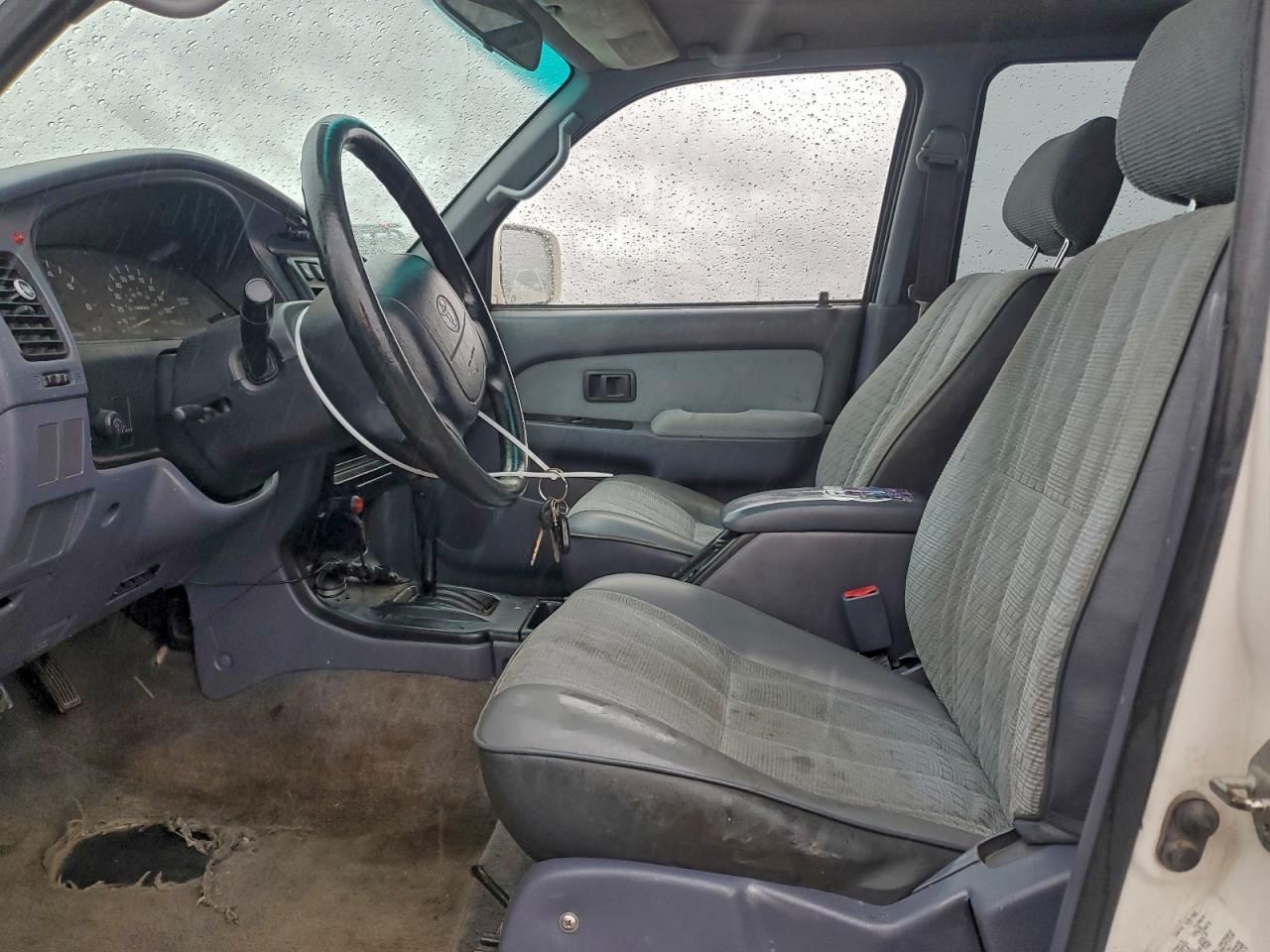 1996 TOYOTA 4RUNNER SR5 photo 7
