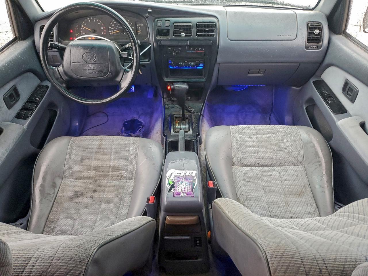 1996 TOYOTA 4RUNNER SR5 photo 8